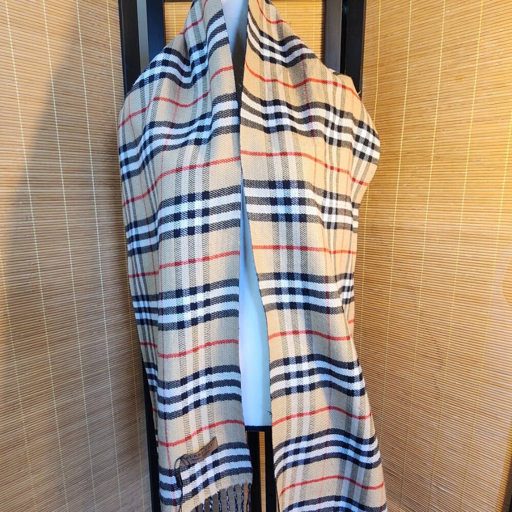 Burberry Scarf - Picture 4 of 11